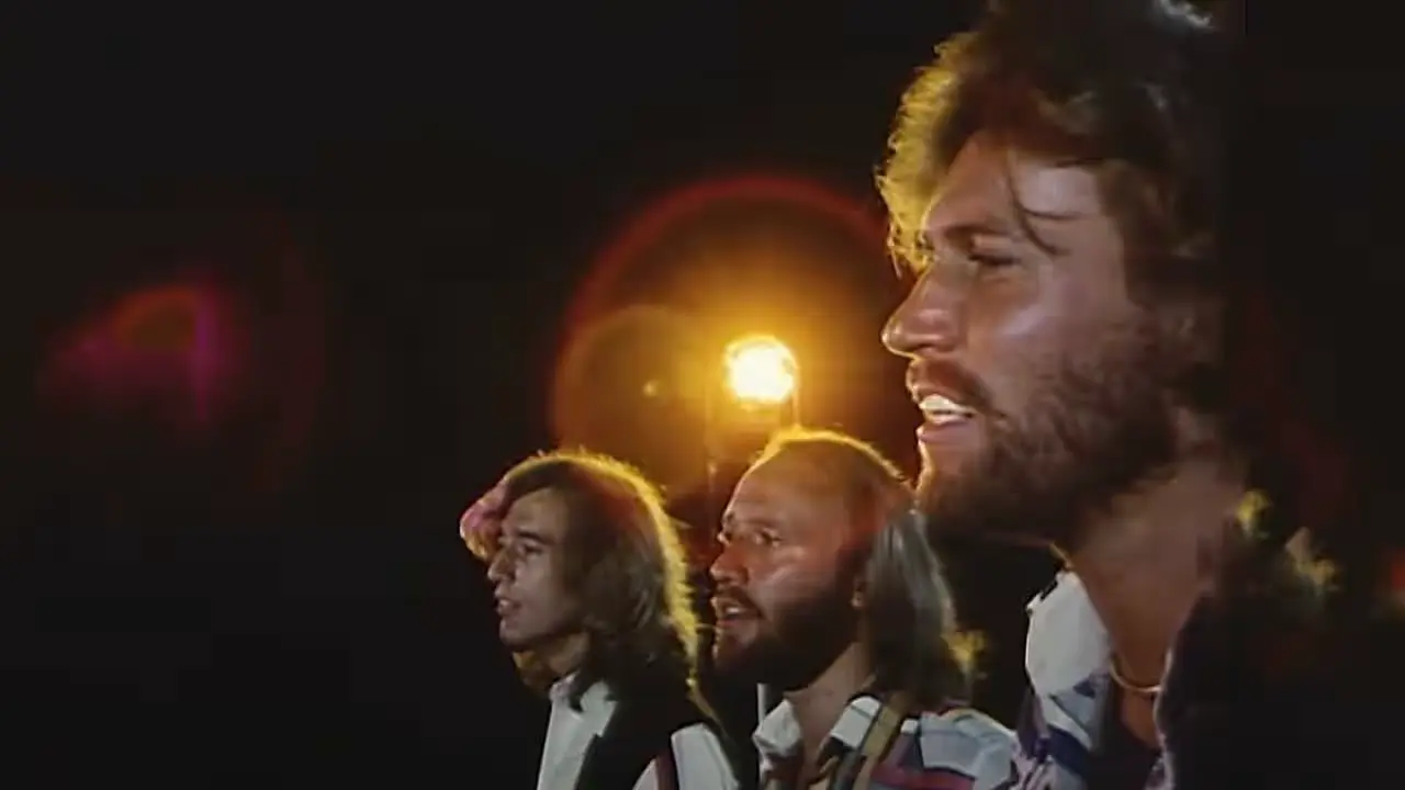 Bee Gees - How Deep is Your Love- Tradução